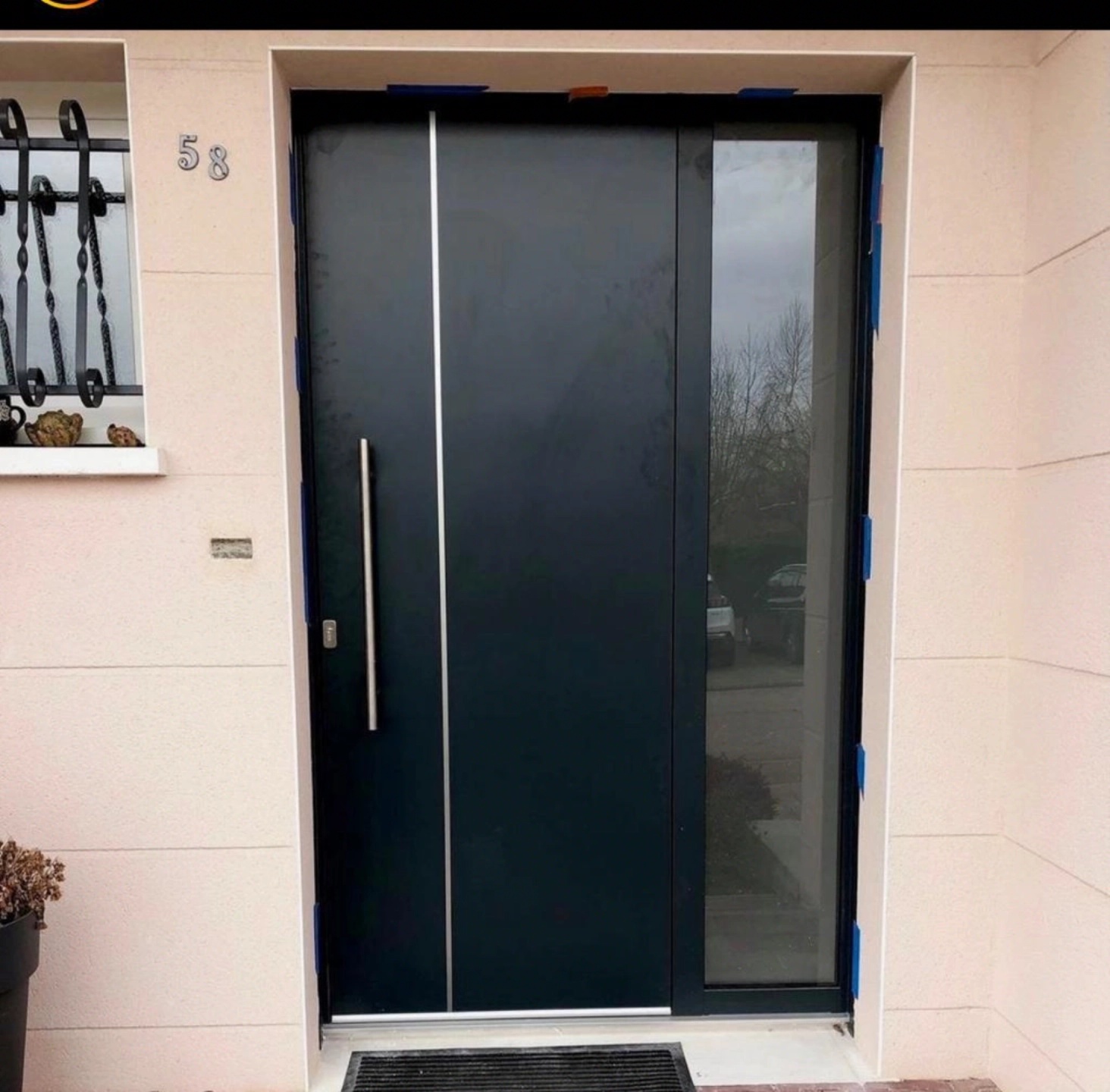 Porte d'entrée moderne